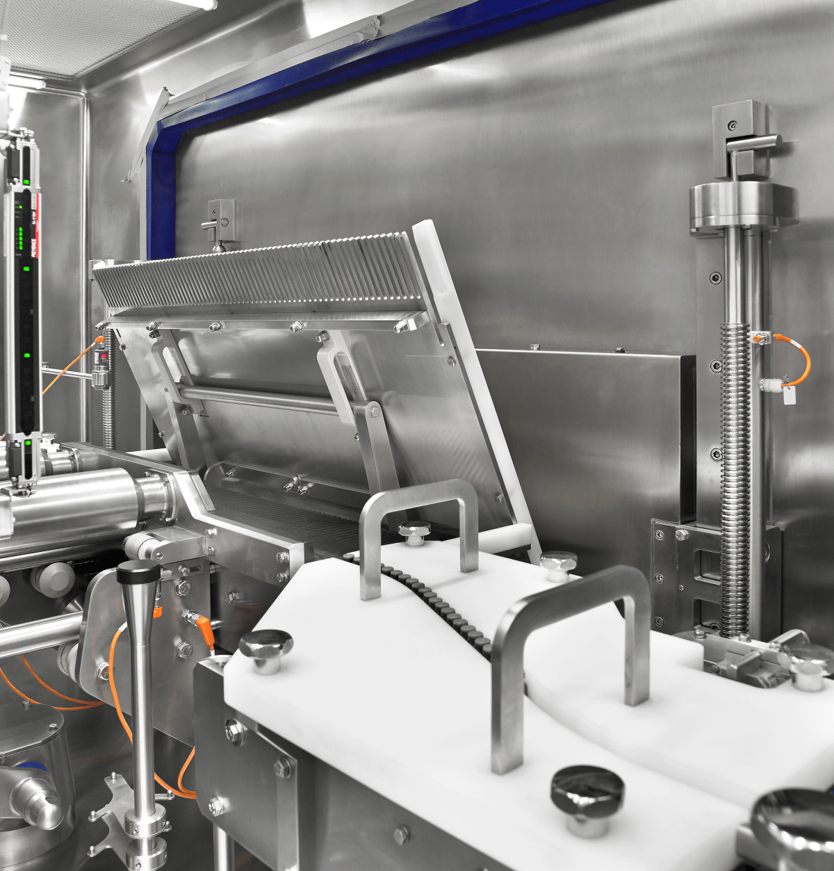 Telstar pharmaceutical lyophilizer loading interface in an aseptic production line